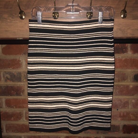 NWT
LOFT Black & Shimmery Gold Stripe Skirt - Sz SP - Picture 5 of 16